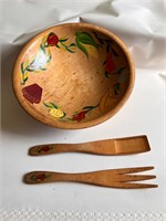 Vtg. Hand painted wooden salad bowl/utensils