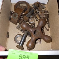 VINTAGE  CAST IRON PLUMBING PARTS ?