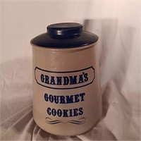 Bartlett Collins Grandma's Cookie Jar with Lid