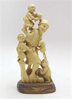 Good antique Japanese ivory figure - Man & kids