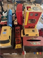 COLLECTION OF CHILDRENS TOYS - SOME ARE DAMAGED