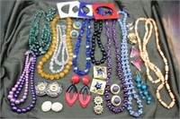 Collection Vintage Costume Necklaces, Earrings