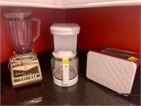 coffee pot osterizer blender Bella toaster