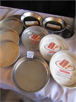 8 ROUND CAKE PANS-SOME ARE NEW, 5 NEW PIE PLATES
