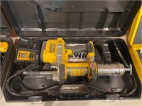 DEWALT GREASE GUN