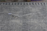 8x10 area rug (has tear in photo)