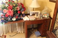 Sears Kenmore Sewing Machine, Lamp, Flowers, Etc.