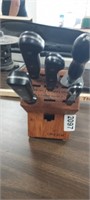 KNIFE BLOCK WITH SOME KNIVES AND SHARPENER