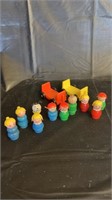 Fisher Price Little People And 2 Carts