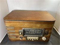 Vintage Zenith Electric Radio