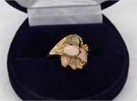 10k 3.78 GRAMS OPAL RING SIZE 7 1/4