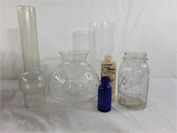 Various glass pcs. Incl. Oil lamp chimney