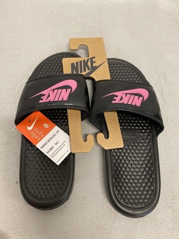 NIKE Women’s Sandals Size 8 NWT