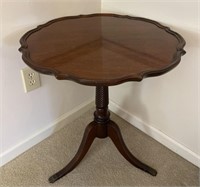 Antique Pie Crust Top Round Table