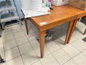 36 x 36 WOODEN TABLE