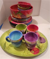 Laurie Gates 4-Piece Dish Set (Missing 1 bowl)