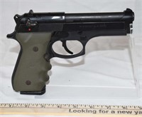 * BERETTA MOD 96 CENTURION 40 CAL PISTOL