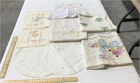 Lot of napkins & tablecloths