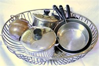 LOT WITH MINIATURE COOKWARE