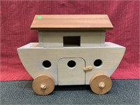 Wooden Ark pull toy