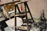 SMALL ANTIQUE STEP LADDER