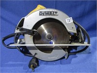 Dewalt circular saw .