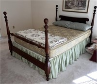 Vintage Maple Full Size Cannonball Bed