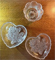 3 Glass Dishes (Living room)