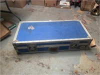 Blue keyboard box with keyboard - nonworking