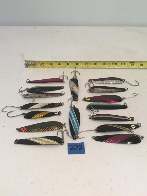 16 Spoon Fishing Lures