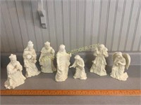 ceramic nativity pieces