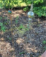 METAL FLOWER, DRAGONFLY, OTHER YARD ART