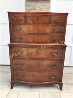 MAHOGANY SERPENTINE FRONT CHEST OF DRAWERS