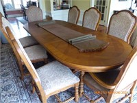 Bernhardt Dining Table & Upolstered Chairs