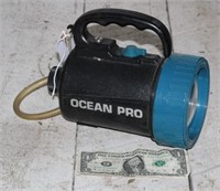 OCEAN PRO UNDERWATER FLASHLIGHT