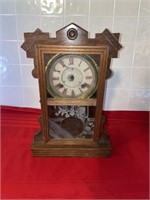 Antique mantle clock needs repaired