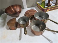COLLECTION OF COPPER & BRASS PANS & BOWLS