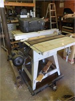 Delta industrial 10" table saw w/ cast iron deck