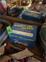 VTG RAGGEDY ANN & ANDY CRAYON BOX
