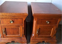 PAIR OF BROYHILL END TABLES W MAGAZINE RACK BACK