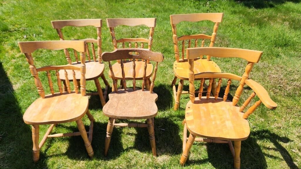 Lot of 6 wood chairs