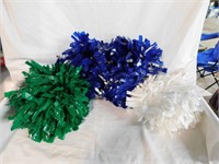 4 cheerleading pompoms