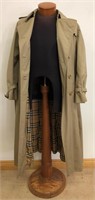 WOW !! MENS BURBERRY TRENCH COAT- SIZE MED/L