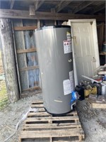 New 100 Gallon Comm. Water Heater Scratch & Dent