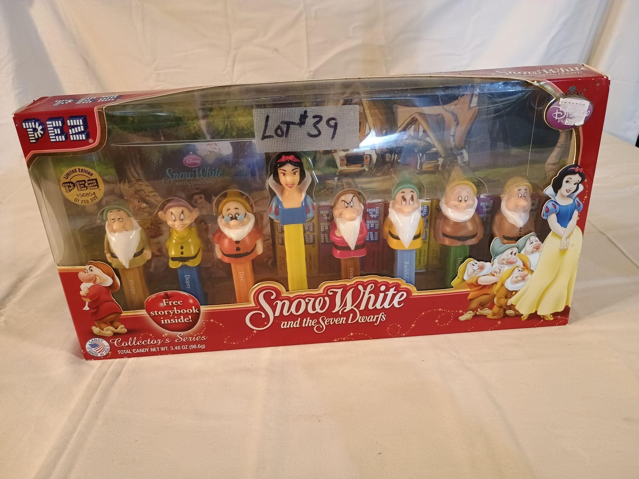 Snow White And The Seven Dwarfs Pez set