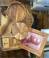 Miscellaneous wood decor items