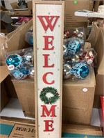 Group of 24IN Welcome Christmas sign