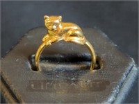 18 KT LADIES RING - CAT THEMED - SIZE 5