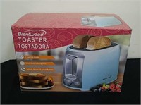 New Brentwood to slice toaster