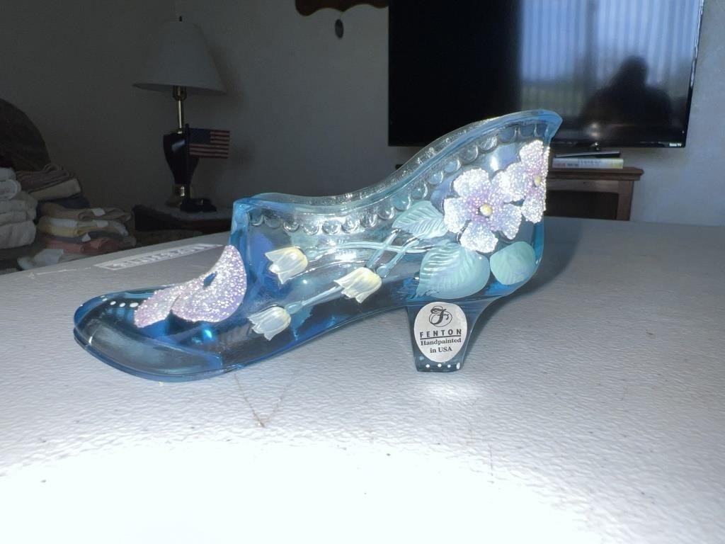 Fenton hand painted shoe 6in long